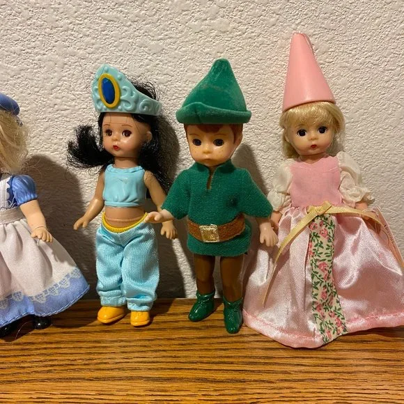 Six Madame Alexanders Dolls - Picture 11 of 14